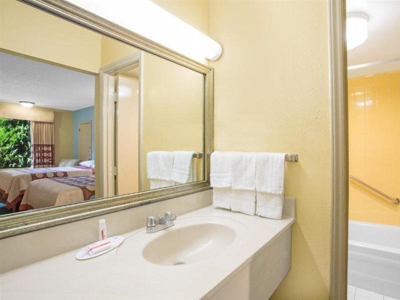 Super 8 By Wyndham Dunn Motel Kültér fotó